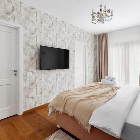 Peak - Old Town - By Cityhost Aparthotel 4*