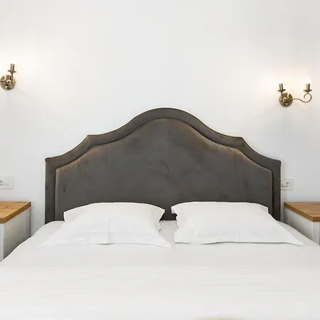 Aparthotel Peak - Old Town - By Cityhost *