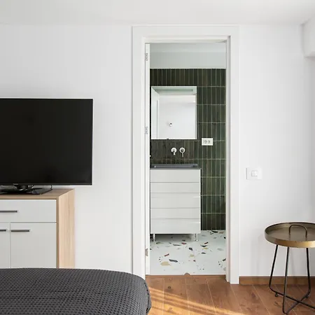 Peak - Old Town - By Cityhost 4*