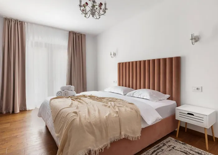 Peak - Old Town - By Cityhost Aparthotel