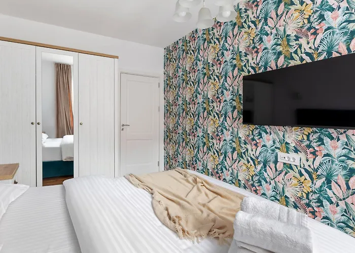 Aparthotel Peak - Old Town - By Cityhost Brasov