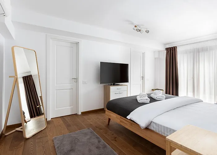 Peak - Old Town - By Cityhost Aparthotel Brasov