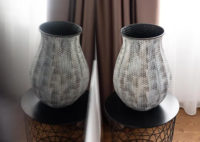 Aparthotel Peak - Old Town - By Cityhost Brasov