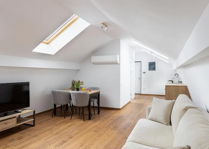 Aparthotel Peak - Old Town - By Cityhost