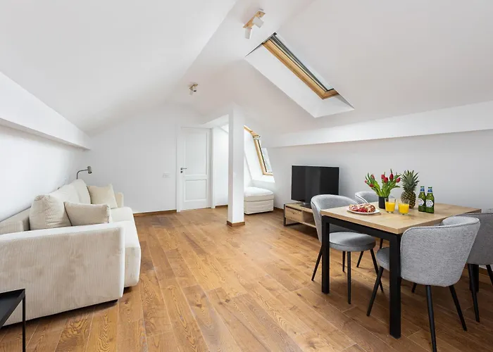 Aparthotel Peak - Old Town - By Cityhost