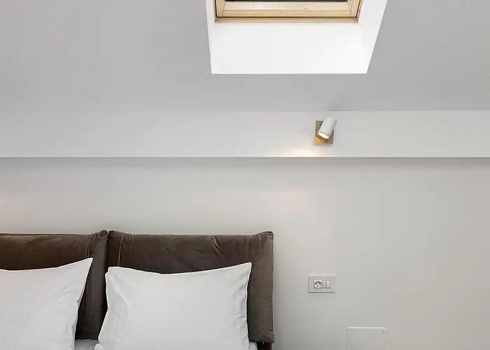 Aparthotel Peak - Old Town - By Cityhost Brasov