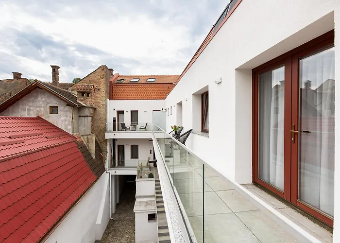 Peak - Old Town - By Cityhost 4* Brasov